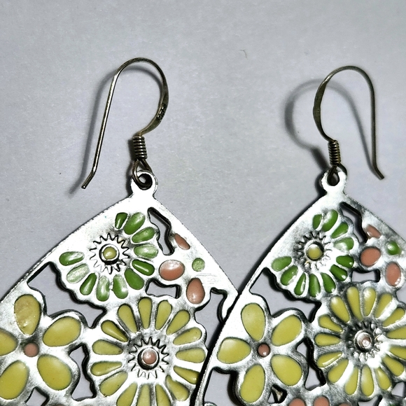 Flower 🌼 enamel dangle silver hooks Earrings - Picture 4 of 9